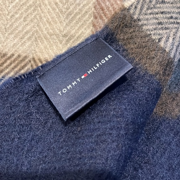 Tommy Hilfiger Plaid Acrylic snd Wool Scarf - Multicolor - Picture 5 of 5